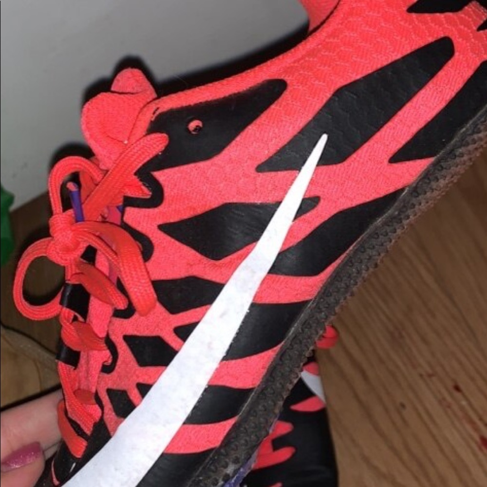 Track running shoe